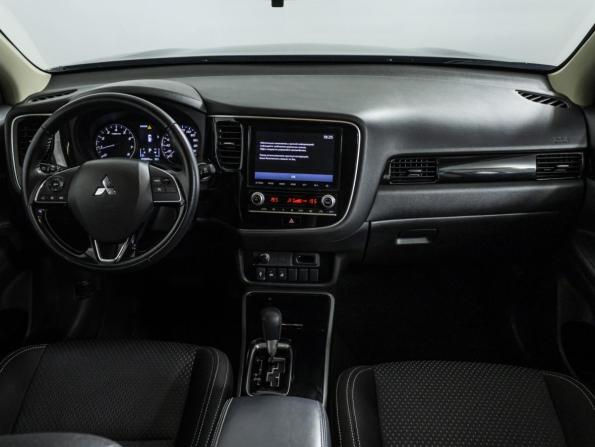 Mitsubishi Outlander III Рестайлинг 3 с пробегом 2022 года, цена 2 744 280 рублей, 75969 км, внедорожник, Автокод Объявления