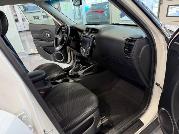 Kia Soul II Рестайлинг с пробегом 2017 года, цена 1 638 000 рублей, 115387 км, хэтчбек, Автокод Объявления