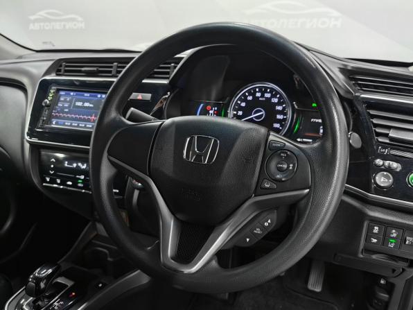 Honda Grace I Рестайлинг с пробегом 2017 года, цена 900 000 рублей, 160000 км, седан, Автокод Объявления