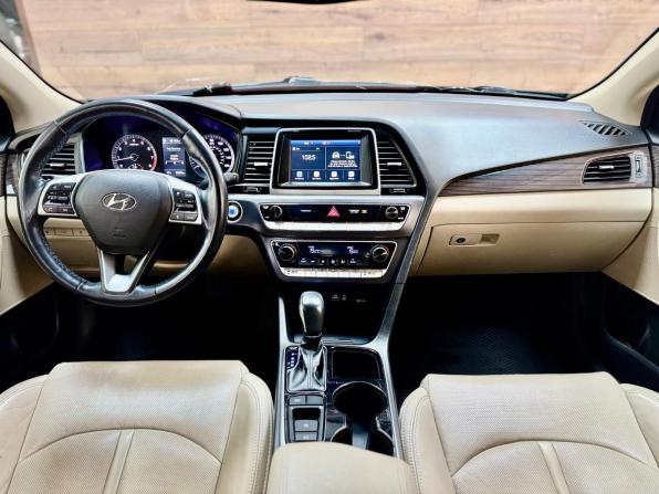 Hyundai Sonata VII (LF) Рестайлинг с пробегом 2018 года, цена 1 720 000 рублей, 99500 км, седан, Автокод Объявления