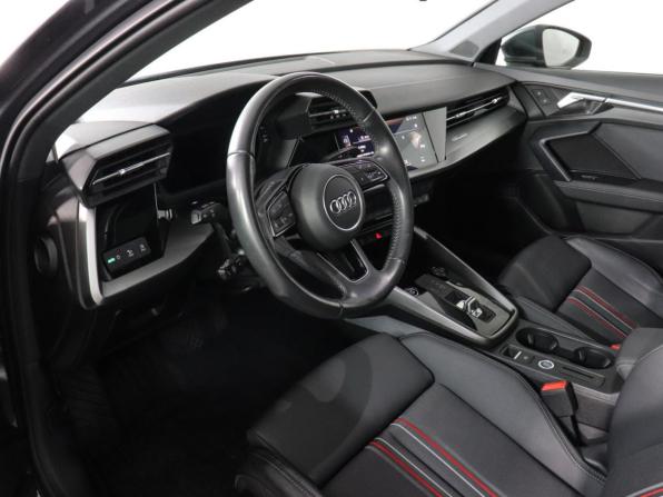 Audi A3 IV (8Y) с пробегом 2021 года, цена 2 947 000 рублей, 35346 км, хэтчбек, Автокод Объявления