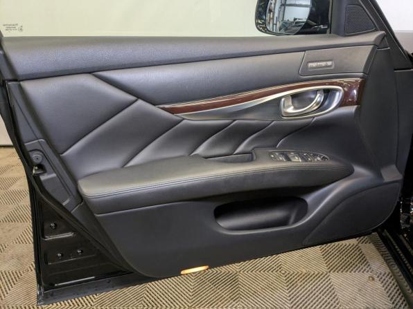 Infiniti Q70 I Рестайлинг с пробегом 2015 года, цена 2 425 000 рублей, 93317 км, седан, Автокод Объявления