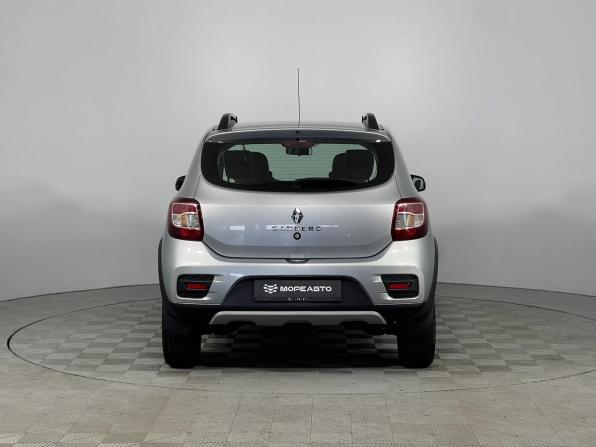 Renault Sandero II Рестайлинг с пробегом 2021 года, цена 1 455 000 рублей, 62870 км, хэтчбек, Автокод Объявления