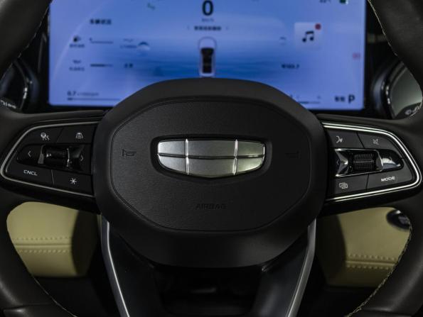 Geely Monjaro I Рестайлинг с пробегом 2024 года, цена 3 849 000 рублей, 26761 км, внедорожник, Автокод Объявления