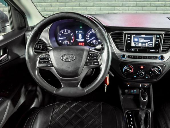 Hyundai Solaris II с пробегом 2018 года, цена 850 000 рублей, 223306 км, седан, Автокод Объявления