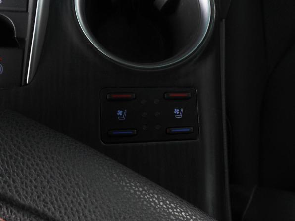 Toyota Camry VIII (XV70) Рестайлинг с пробегом 2023 года, цена 3 389 000 рублей, 58469 км, седан, Автокод Объявления