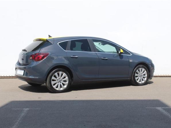 Opel Astra J с пробегом 2012 года, цена 510 000 рублей, 172561 км, хэтчбек, Автокод Объявления