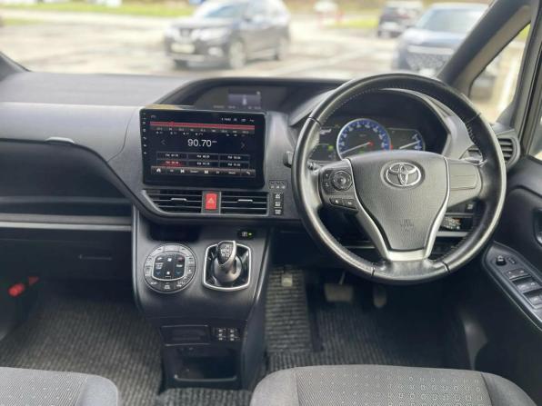 Toyota Voxy III (R80) с пробегом 2015 года, цена 1 785 000 рублей, 152470 км, минивэн, Автокод Объявления