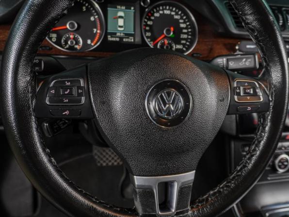 Volkswagen Passat B7 с пробегом 2012 года, цена 1 289 000 рублей, 164870 км, седан, Автокод Объявления