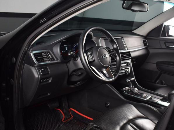 Kia Optima IV Рестайлинг с пробегом 2020 года, цена 2 324 995 рублей, 63270 км, седан, Автокод Объявления