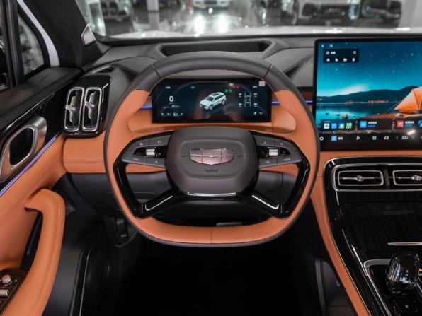 Geely Atlas II с пробегом 2026 года, цена 3 250 000 рублей, 50 км, внедорожник, Автокод Объявления