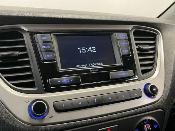 Hyundai Solaris II с пробегом 2018 года, цена 1 330 000 рублей, 128786 км, седан, Автокод Объявления