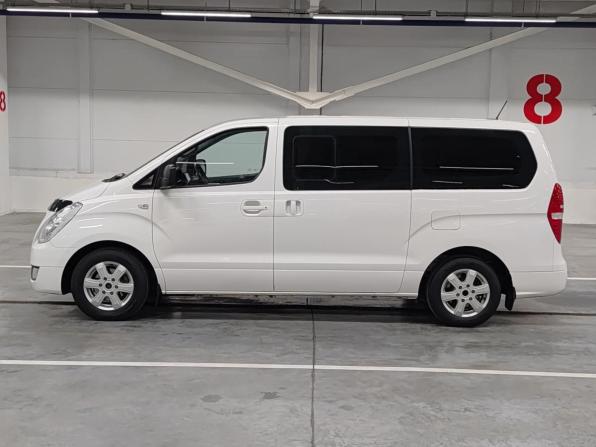 Hyundai H-1 II Рестайлинг с пробегом 2015 года, цена 1 699 000 рублей, 281157 км, минивэн, Автокод Объявления