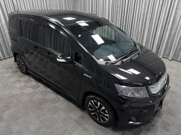 Honda Freed I Рестайлинг с пробегом 2012 года, цена 1 270 000 рублей, 207009 км, компактвэн, Автокод Объявления
