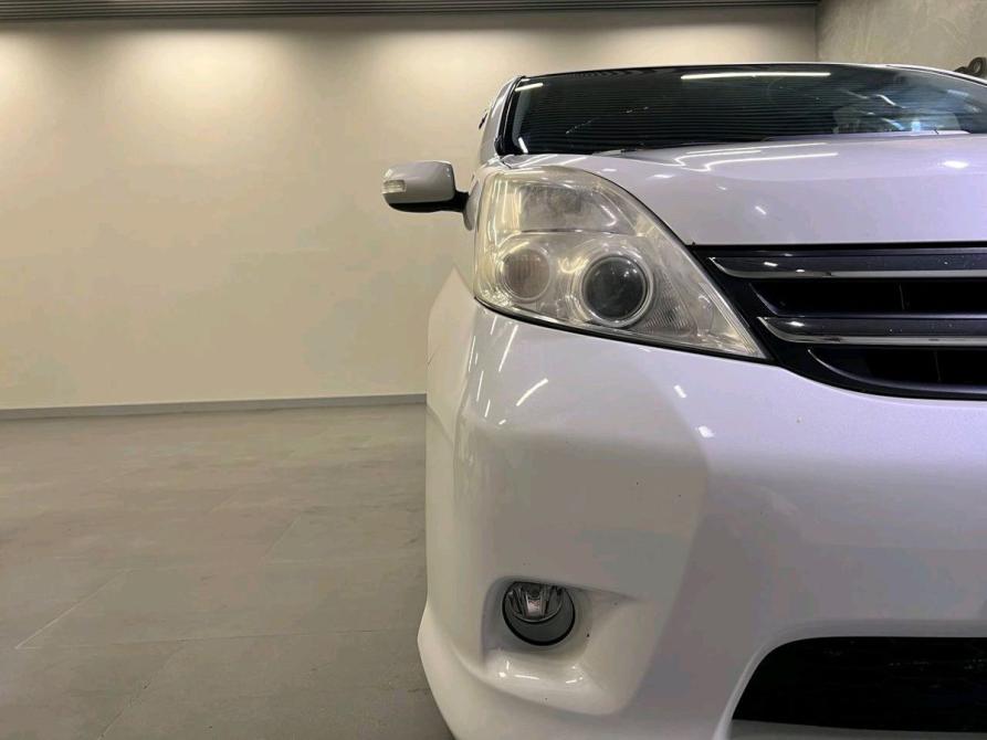 Toyota ISis I Рестайлинг Новосибирск  - изображение 12