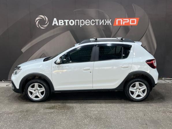 Renault Sandero II Рестайлинг с пробегом 2020 года, цена 990 000 рублей, 82124 км, хэтчбек, Автокод Объявления