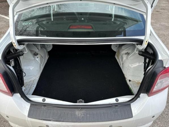 Renault Logan II Рестайлинг с пробегом 2018 года, цена 530 000 рублей, 105464 км, седан, Автокод Объявления