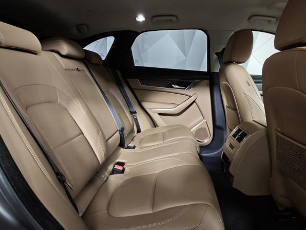 Jaguar F-Pace I Рестайлинг с пробегом 2021 года, цена 5 600 000 рублей, 35653 км, внедорожник, Автокод Объявления