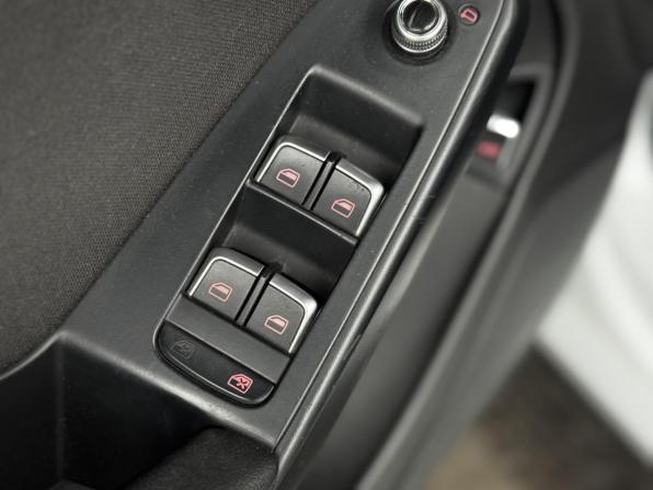 Audi A4 IV (B8) Рестайлинг с пробегом 2013 года, цена 1 235 000 рублей, 177311 км, седан, Автокод Объявления