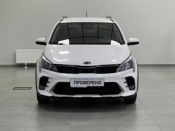 Kia Rio IV Рестайлинг с пробегом 2021 года, цена 1 640 000 рублей, 75000 км, хэтчбек, Автокод Объявления