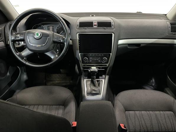 Skoda Octavia II (A5) Рестайлинг с пробегом 2011 года, цена 540 000 рублей, 318746 км, лифтбек, Автокод Объявления