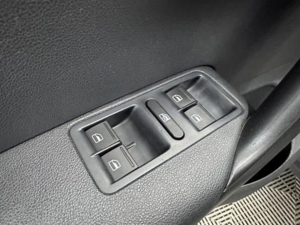 Volkswagen Polo V Рестайлинг с пробегом 2017 года, цена 1 099 000 рублей, 164989 км, седан, Автокод Объявления