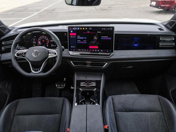 Volkswagen Tiguan III (China Market) с пробегом 2025 года, цена 4 448 000 рублей, 8699 км, внедорожник, Автокод Объявления