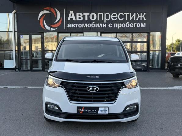 Hyundai H-1 II Рестайлинг 2 с пробегом 2018 года, цена 2 697 000 рублей, 120390 км, минивэн, Автокод Объявления