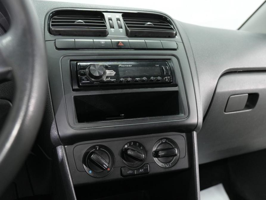 Volkswagen Polo V Рестайлинг Новосибирск  - изображение 23