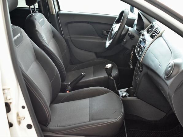 Renault Logan II Рестайлинг с пробегом 2021 года, цена 929 000 рублей, 235848 км, седан, Автокод Объявления