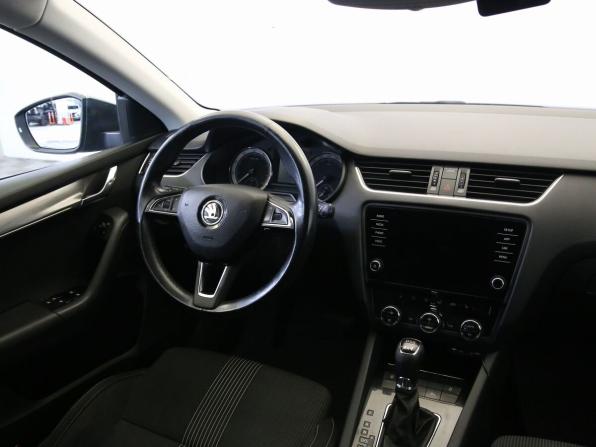Skoda Octavia III (A7) Рестайлинг с пробегом 2017 года, цена 1 695 000 рублей, 198860 км, лифтбек, Автокод Объявления