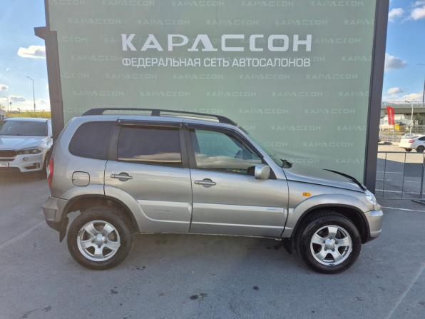 Chevrolet Niva I Рестайлинг с пробегом 2011 года, цена 450 000 рублей, 144304 км, внедорожник, Автокод Объявления