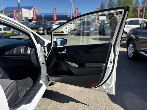 Kia Cerato III Рестайлинг (Classic) с пробегом 2018 года, цена 1 630 000 рублей, 166995 км, седан, Автокод Объявления