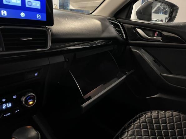 Mazda 3 III (BM) с пробегом 2014 года, цена 1 420 000 рублей, 117363 км, седан, Автокод Объявления