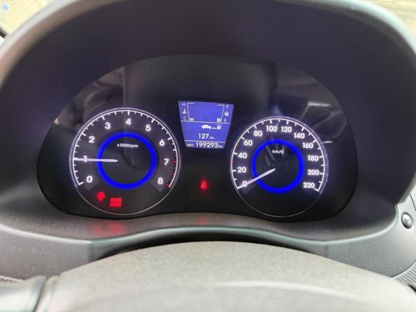 Hyundai Solaris I с пробегом 2014 года, цена 857 000 рублей, 197000 км, седан, Автокод Объявления