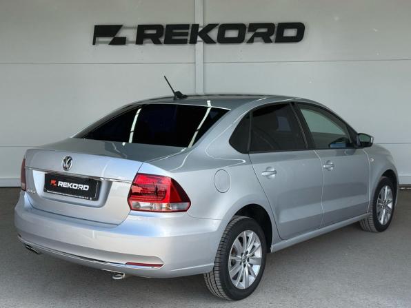 Volkswagen Polo V Рестайлинг с пробегом 2017 года, цена 1 529 000 рублей, 62500 км, седан, Автокод Объявления