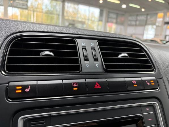 Volkswagen Polo V Рестайлинг с пробегом 2016 года, цена 1 148 000 рублей, 76915 км, седан, Автокод Объявления