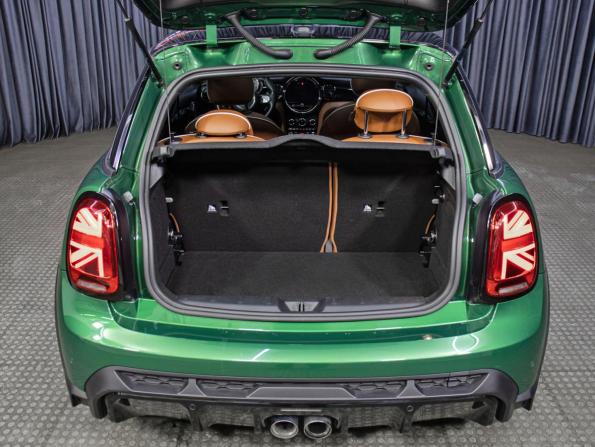 Mini Hatch III (F55/F56) Рестайлинг 2 с пробегом 2021 года, цена 3 798 000 рублей, 53186 км, хэтчбек, Автокод Объявления