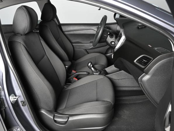 Hyundai Solaris II с пробегом 2017 года, цена 1 369 000 рублей, 57119 км, седан, Автокод Объявления
