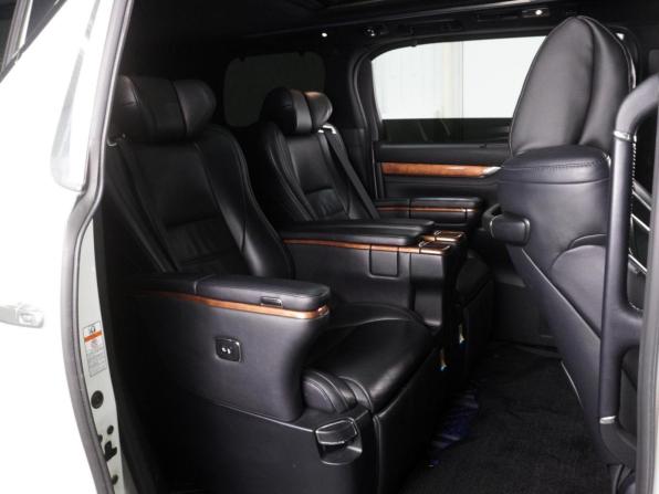 Toyota Alphard III с пробегом 2017 года, цена 4 259 000 рублей, 260382 км, минивэн, Автокод Объявления