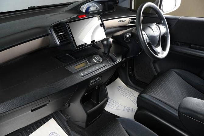 Honda Freed I с пробегом 2010 года, цена 879 000 рублей, 300000 км, компактвэн, Автокод Объявления