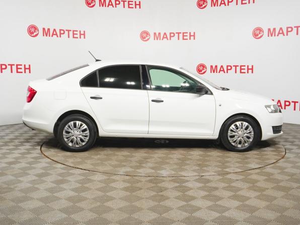 Skoda Rapid I с пробегом 2016 года, цена 845 000 рублей, 216390 км, лифтбек, Автокод Объявления