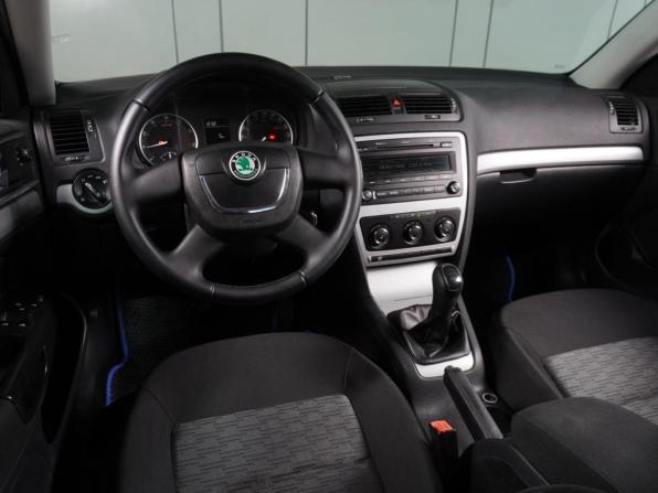 Skoda Octavia II (A5) Рестайлинг с пробегом 2012 года, цена 929 000 рублей, 130536 км, лифтбек, Автокод Объявления