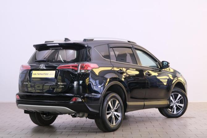 Toyota RAV4 IV (XA40) Рестайлинг с пробегом 2017 года, цена 2 319 000 рублей, 92000 км, внедорожник, Автокод Объявления