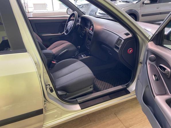 Hyundai Elantra III (XD2) Рестайлинг с пробегом 2003 года, цена 250 000 рублей, 359345 км, седан, Автокод Объявления