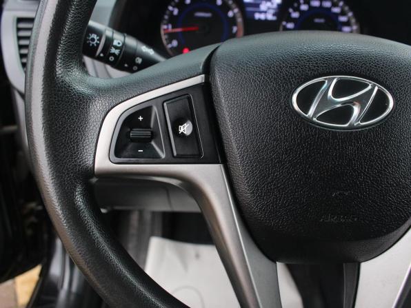 Hyundai Solaris I Рестайлинг с пробегом 2015 года, цена 970 000 рублей, 94581 км, седан, Автокод Объявления