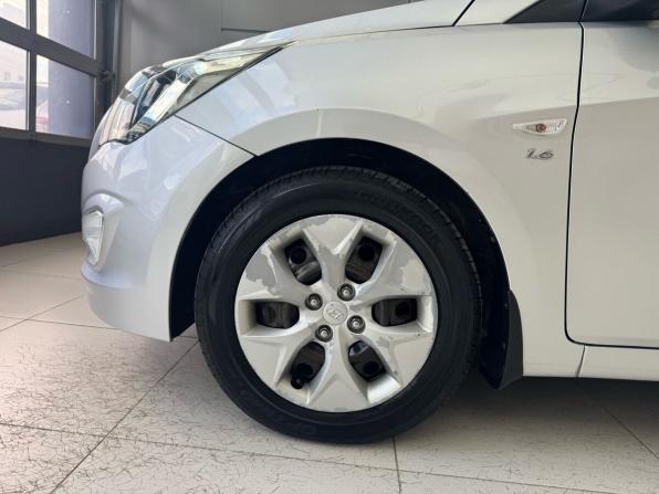 Hyundai Solaris I Рестайлинг с пробегом 2015 года, цена 999 000 рублей, 111808 км, хэтчбек, Автокод Объявления