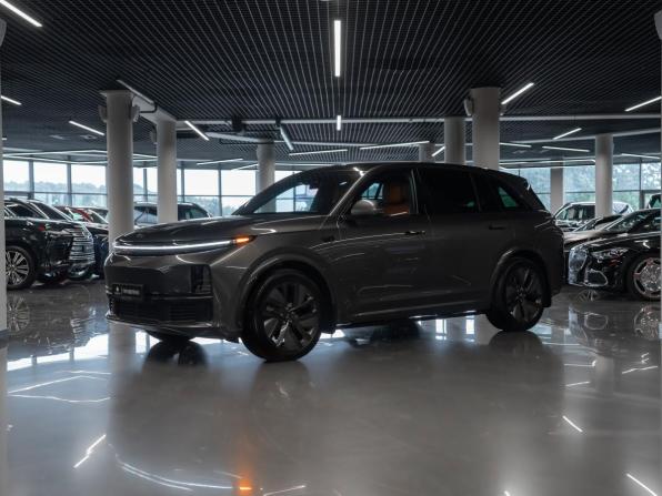 Li Auto (Lixiang) L7 I Рестайлинг с пробегом 2024 года, цена 6 970 000 рублей, 19731 км, внедорожник, Автокод Объявления