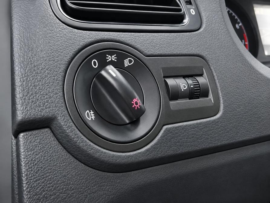 Volkswagen Polo V Рестайлинг Уфа  - изображение 12