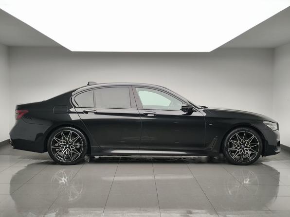 BMW 7 серии VI (G11/G12) с пробегом 2017 года, цена 3 724 000 рублей, 142309 км, седан, Автокод Объявления